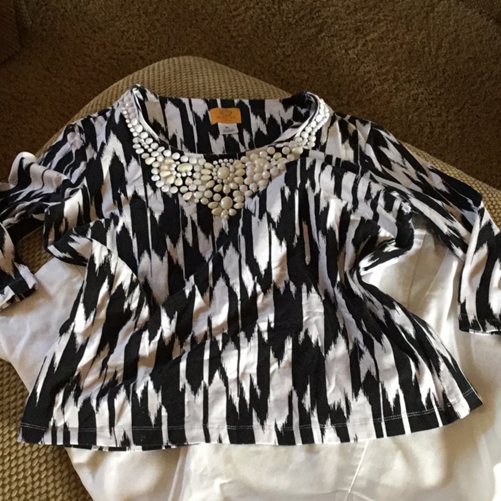 Ruby Rd. Petite large black/white 3/4 sleeve top